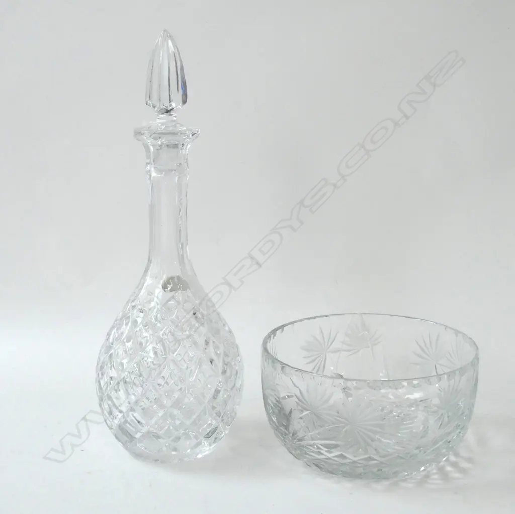 ENGLISH CRYSTAL BOWL (DIA 175MM) & CRYSTAL DECANTER Image 1++