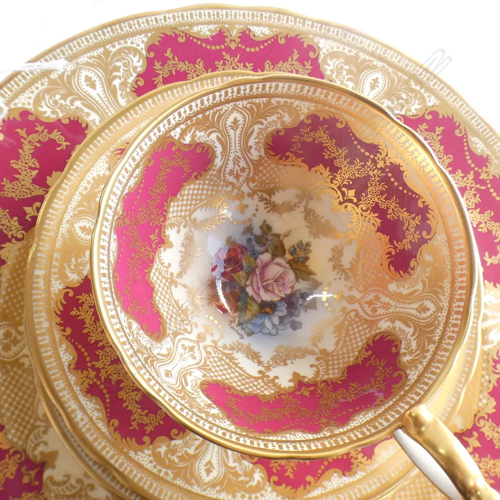 9 PCES J. A. BAILEY ANYSLEY; WALL PLATE 270mm, 3 CUPS, 2 SAUCERS, 3 SIDE PLATES Image 1++