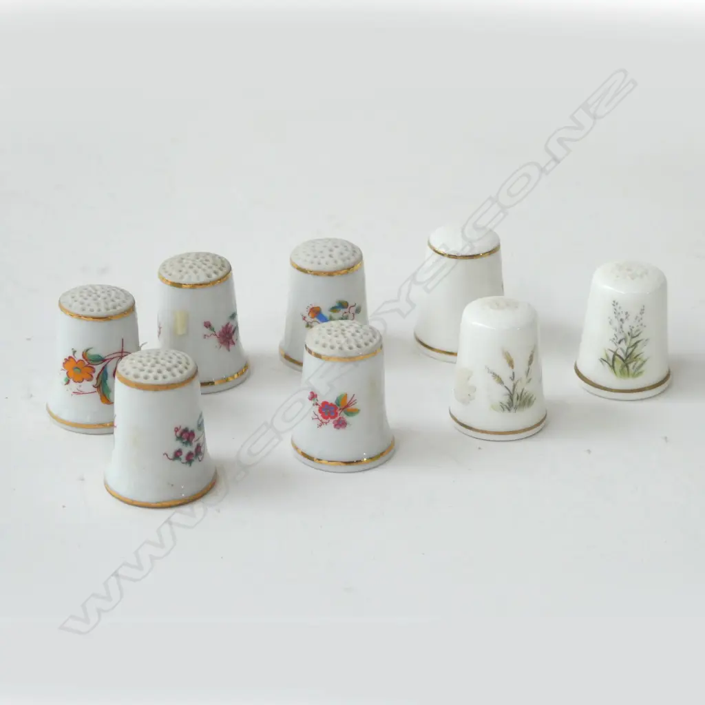8 ASST PORCELAIN THIMBLES INCL ROYAL WORCESTER  Image 1++