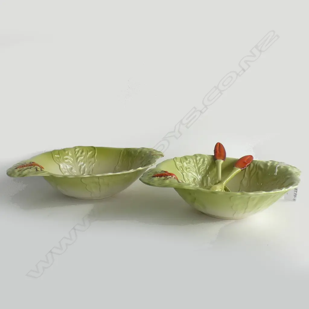 2 LG CARLTON WARE LOBSTER SALAD BOWLS (340 X 240MM)  & 1 SET SERVING SPOONS C1950'S Image 1++