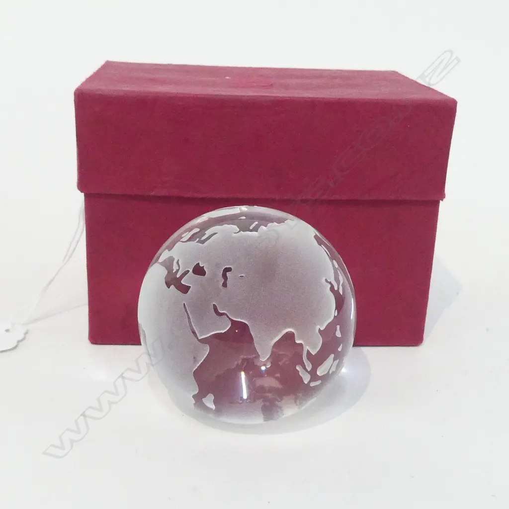 BRASS SUNDIAL DIA 200MM + RUSSIAN 3D CRYSTAL PAPERWEIGHT Image 1++