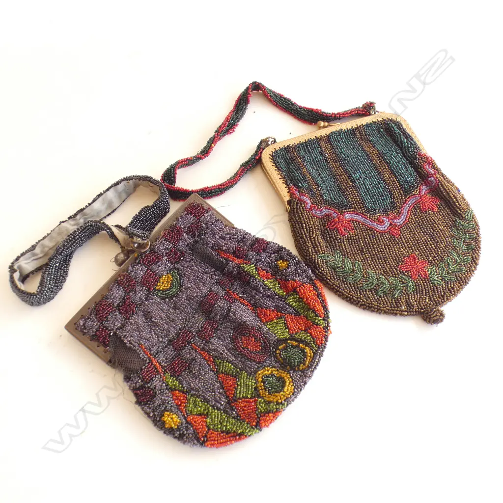 2 VINTAGE BEADED BAGS Image 1++