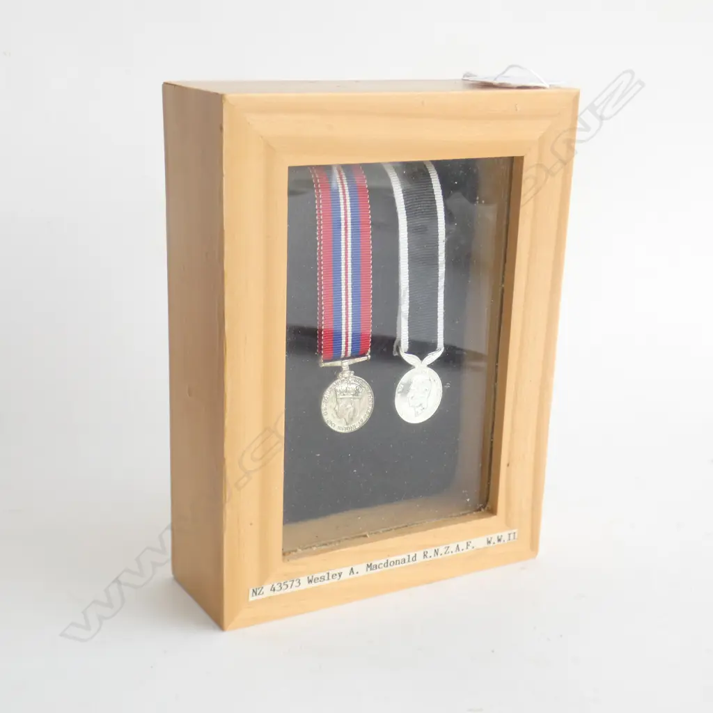MINIATURE CASED WW2 SERVICE MEDALS  Image 1++