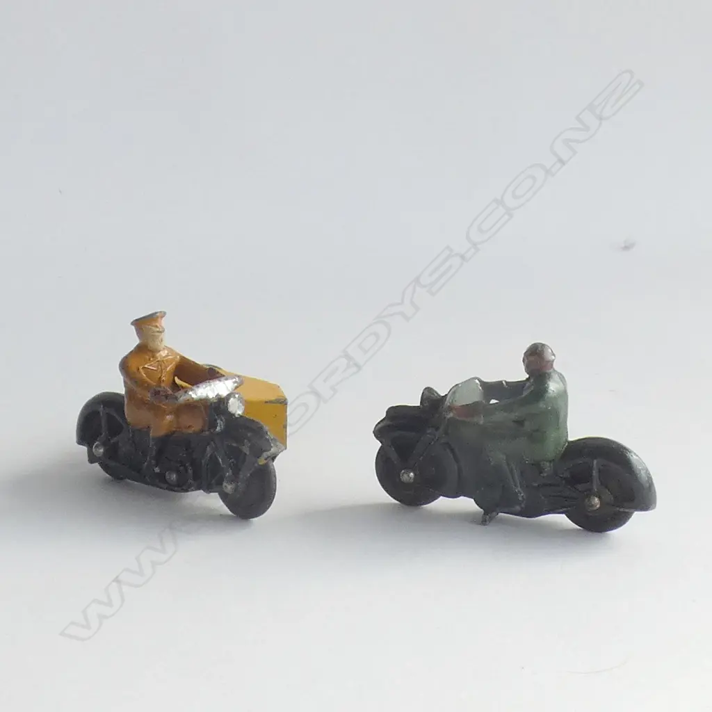 2 ANTIQUE MECCANO DIECAST DINKY TOY MOTOR BIKES 1 w sidecar  Image 1++