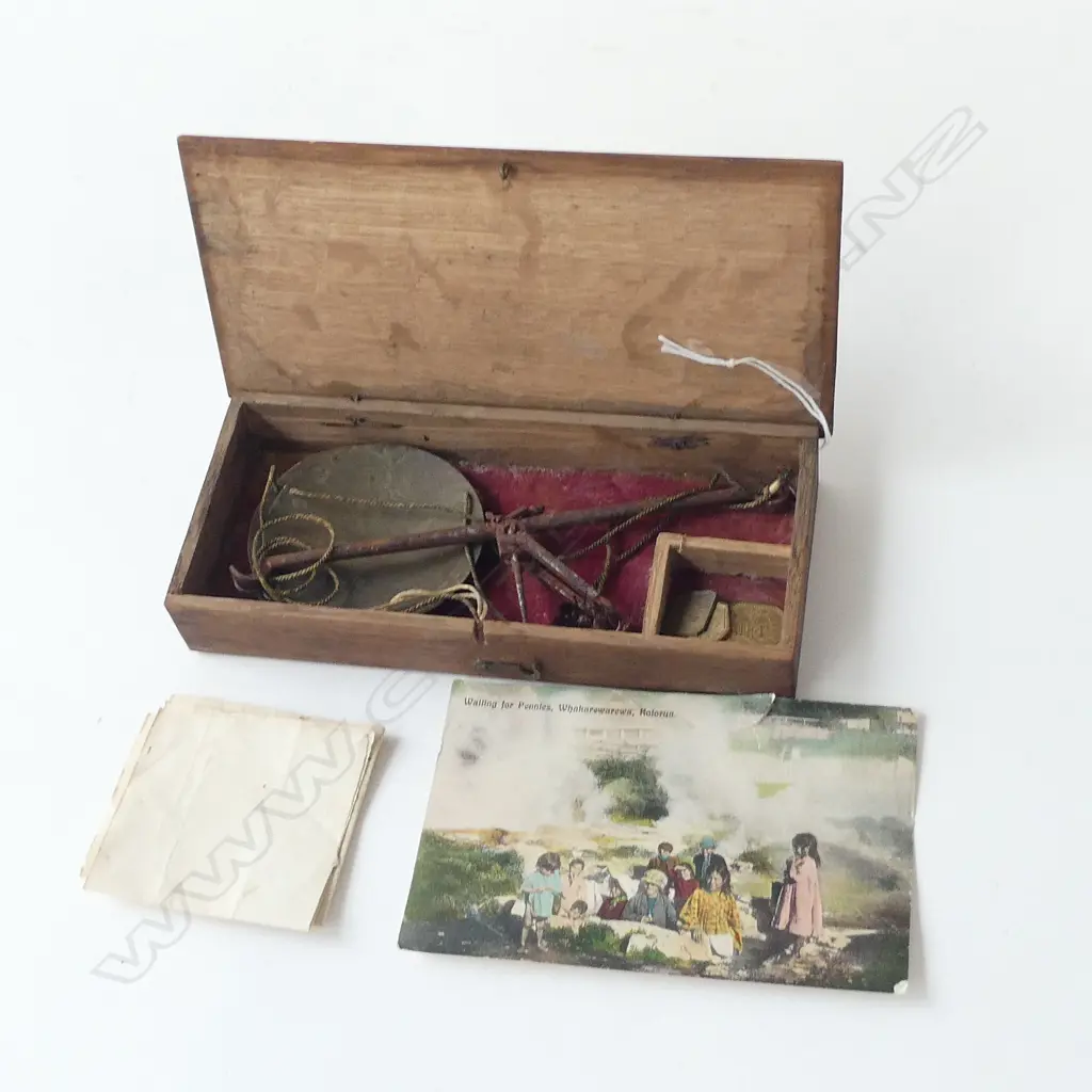 (20472) BOXED POSTAGE SCALES INCL 10 WEIGHTS +Post card from Rotorua Image 1++