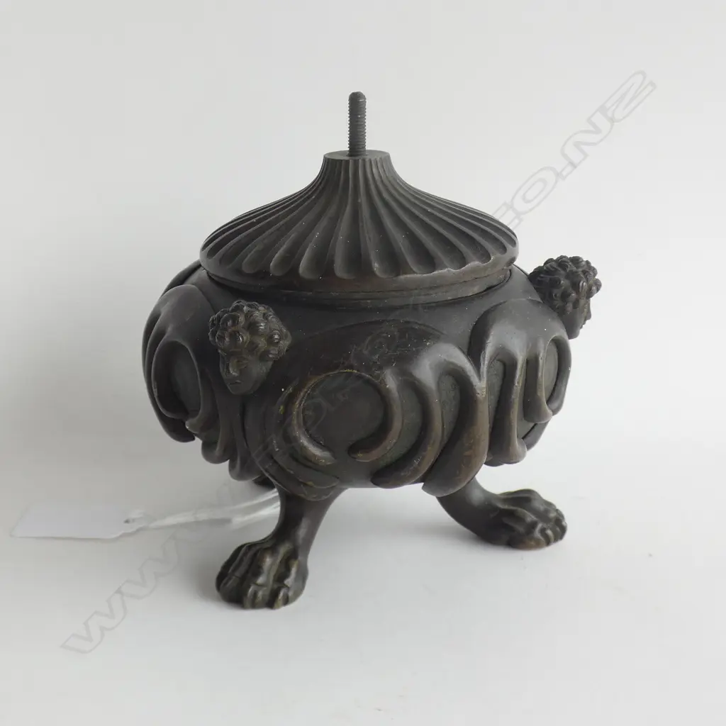 ANTIQUE BRONZE 3 FOOTED INKWELL  AF 120mm dia Image 1++