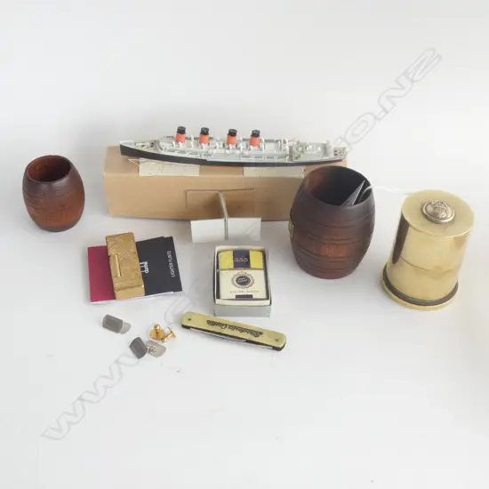 R.M.S. MAURETANIA MODEL L.190mm + 2 WOODEN BARRELS (DECKING EX. MAURETANIA) + PEN KNIFE + BRASS CIGARETTE LIGHTER H.85mm