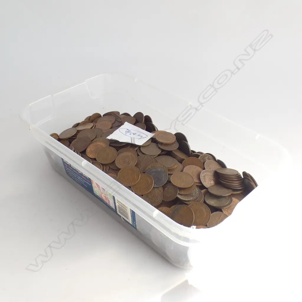7.8KG NZ COPPER PENNIES Image 1++