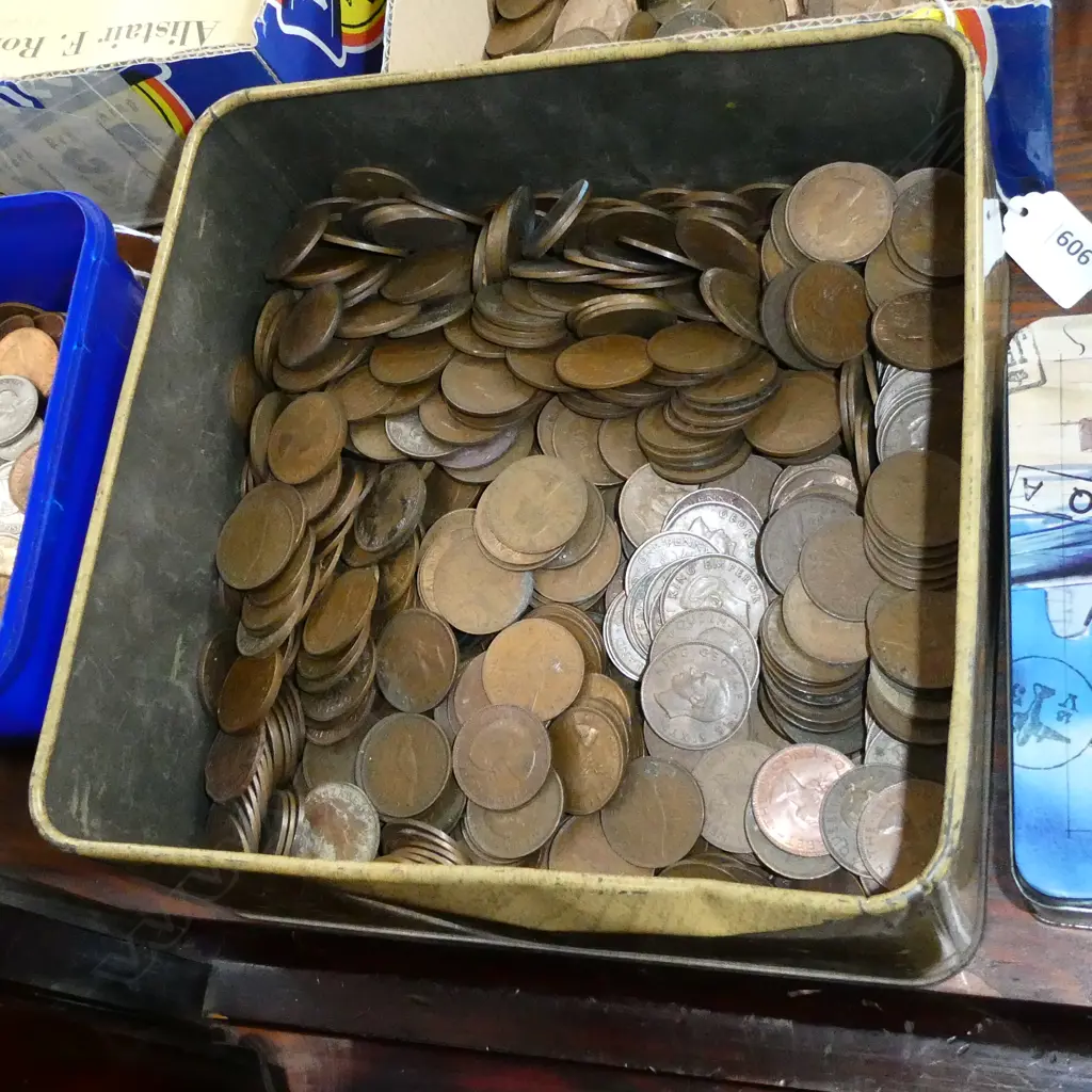 APPROX 8KG NZ COPPER PENNIES Image 1++