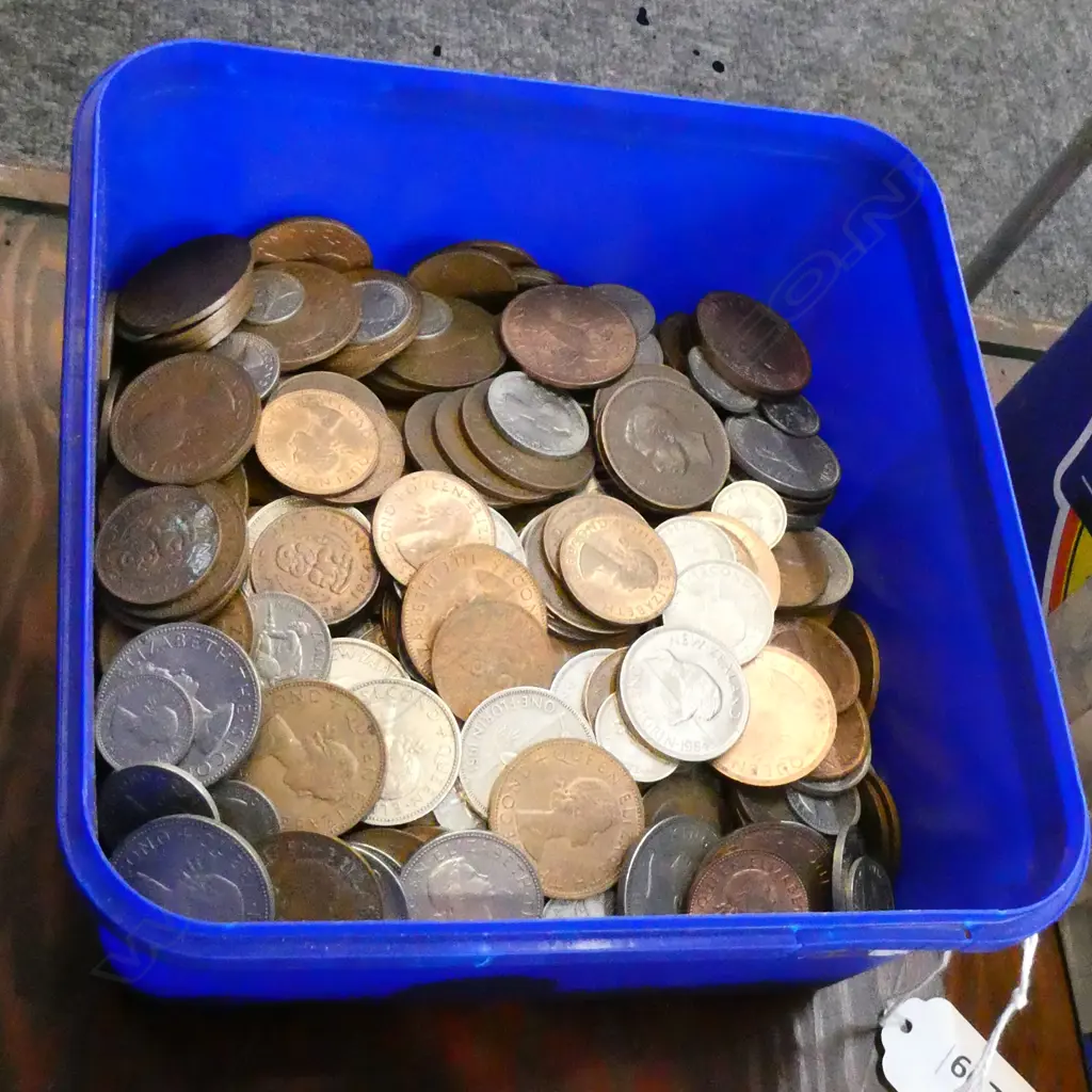 ASST. COINS; MOSTLY COPPER PENNIES 4 KG Image 1++