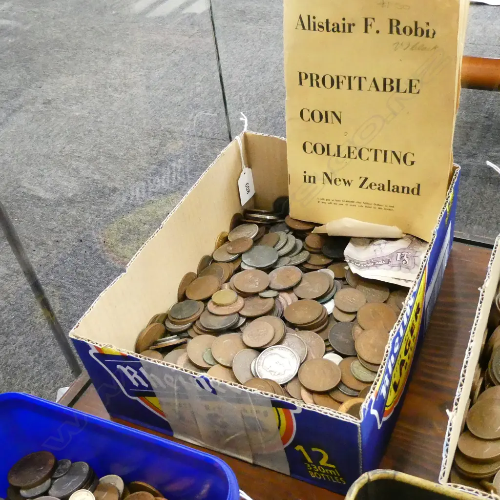 ASST. COINS; MOSTLY COPPER PENNIES + BOOK 4.5 KG Image 1++
