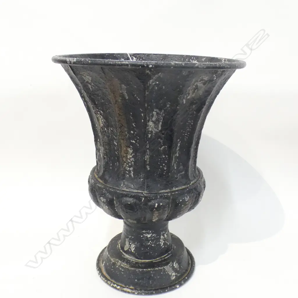 BLACK PAINTED LIGHTWEIGHT METAL URN H.450mm Image 1++