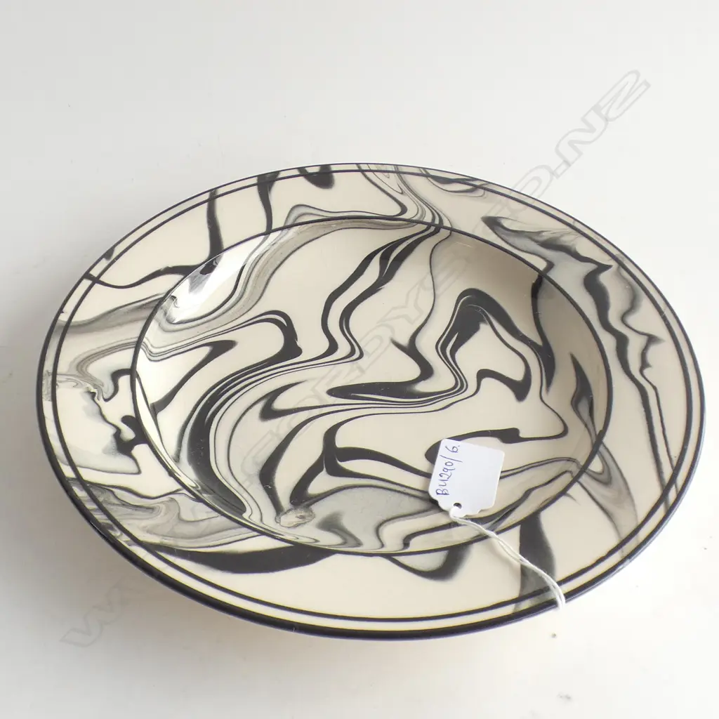 LINDY WRIGHT STUDIO POTTERY MARBLED GLAZE PLATE 250mm dia Image 1++