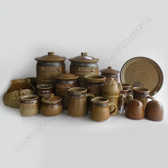 18 PCE JACK LAIRD STUDIO POTTERY SET...