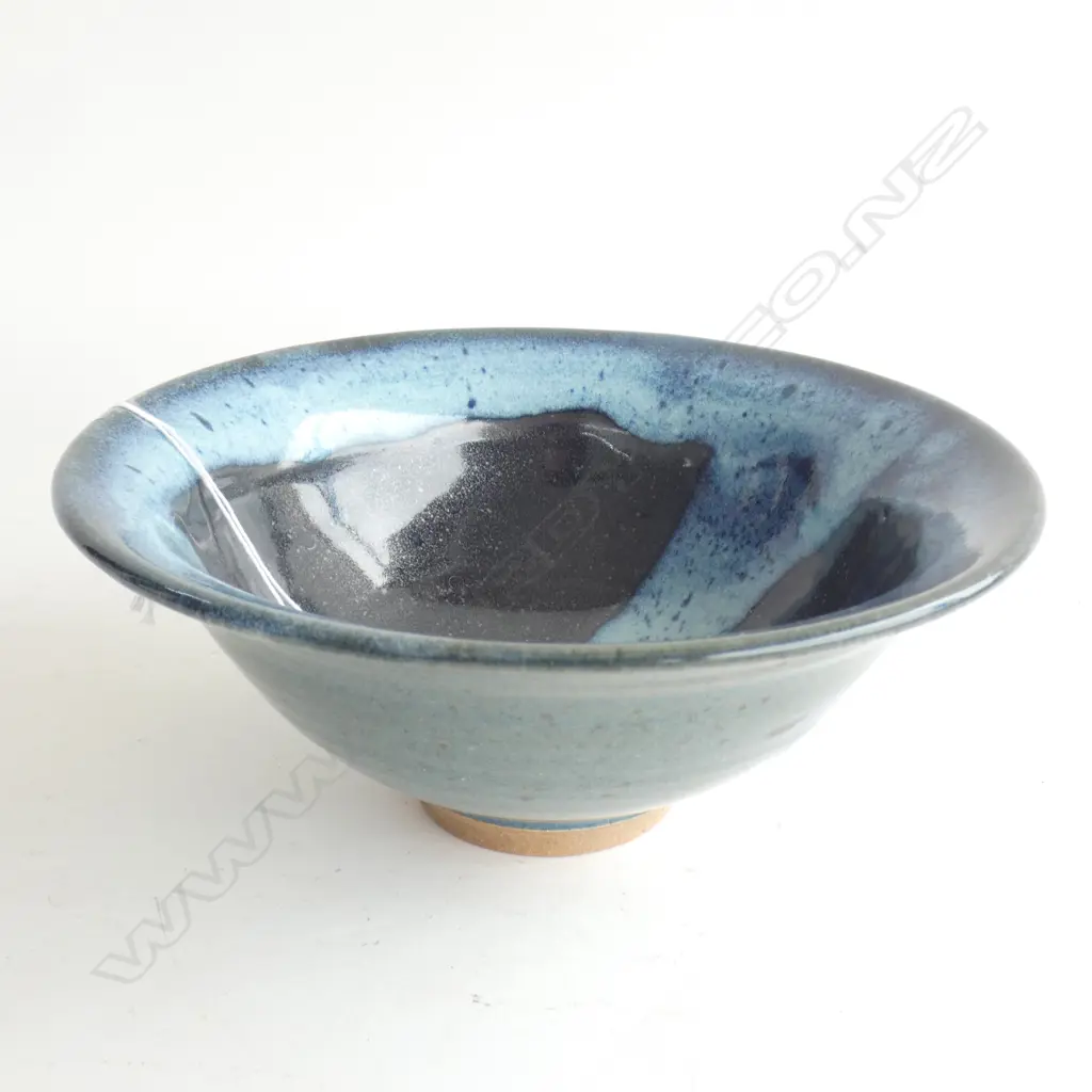 PETER STICHBURY BOWL CHUN GLAZE ON BLACK  Dia.180mm Image 1++