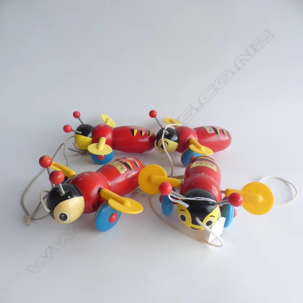 4 WOODEN BUZZY BEE TOYS Image 1++