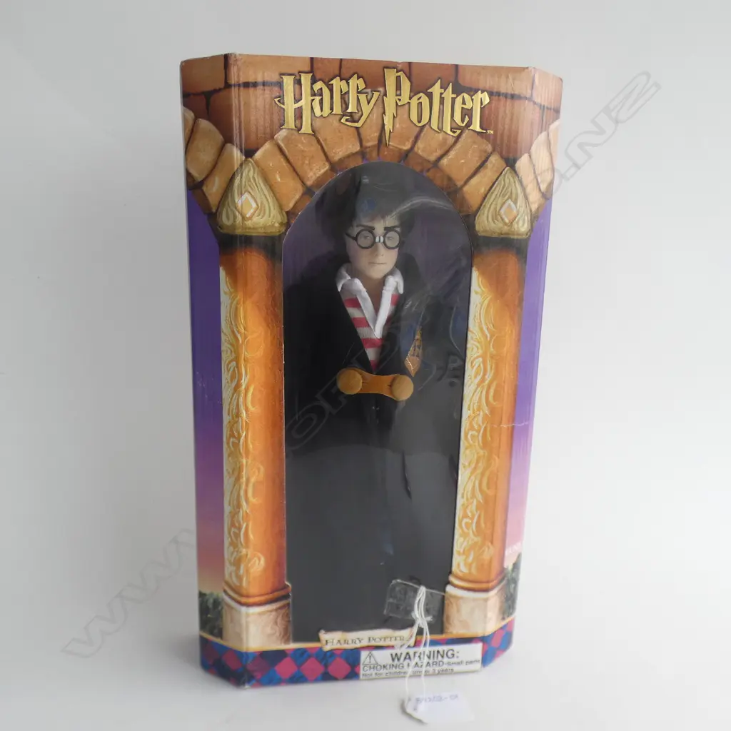 HARRY POTTER BOXED DOLL / FIGURE Image 1++