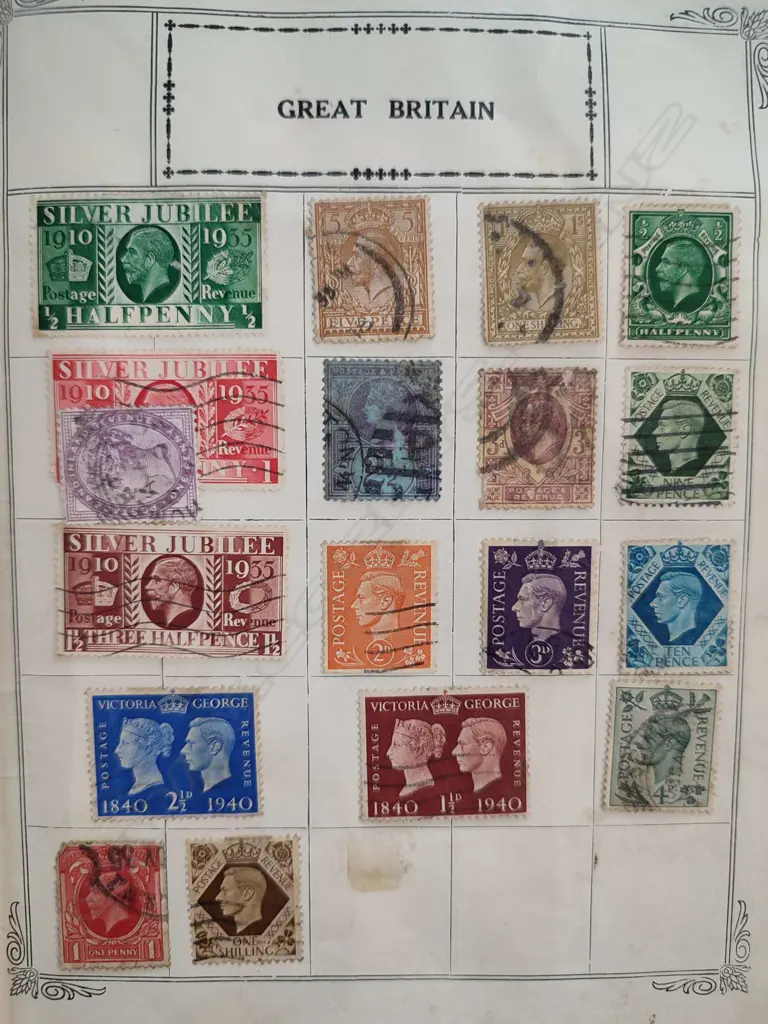 6 VINTAGE STAMP ALBUMS Image 1++