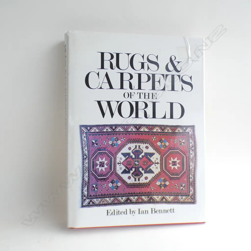 BOOK; 'RUGS & CARPETS OF THE WORLD' IAN BENNETT 1996 ED.. Image 1++