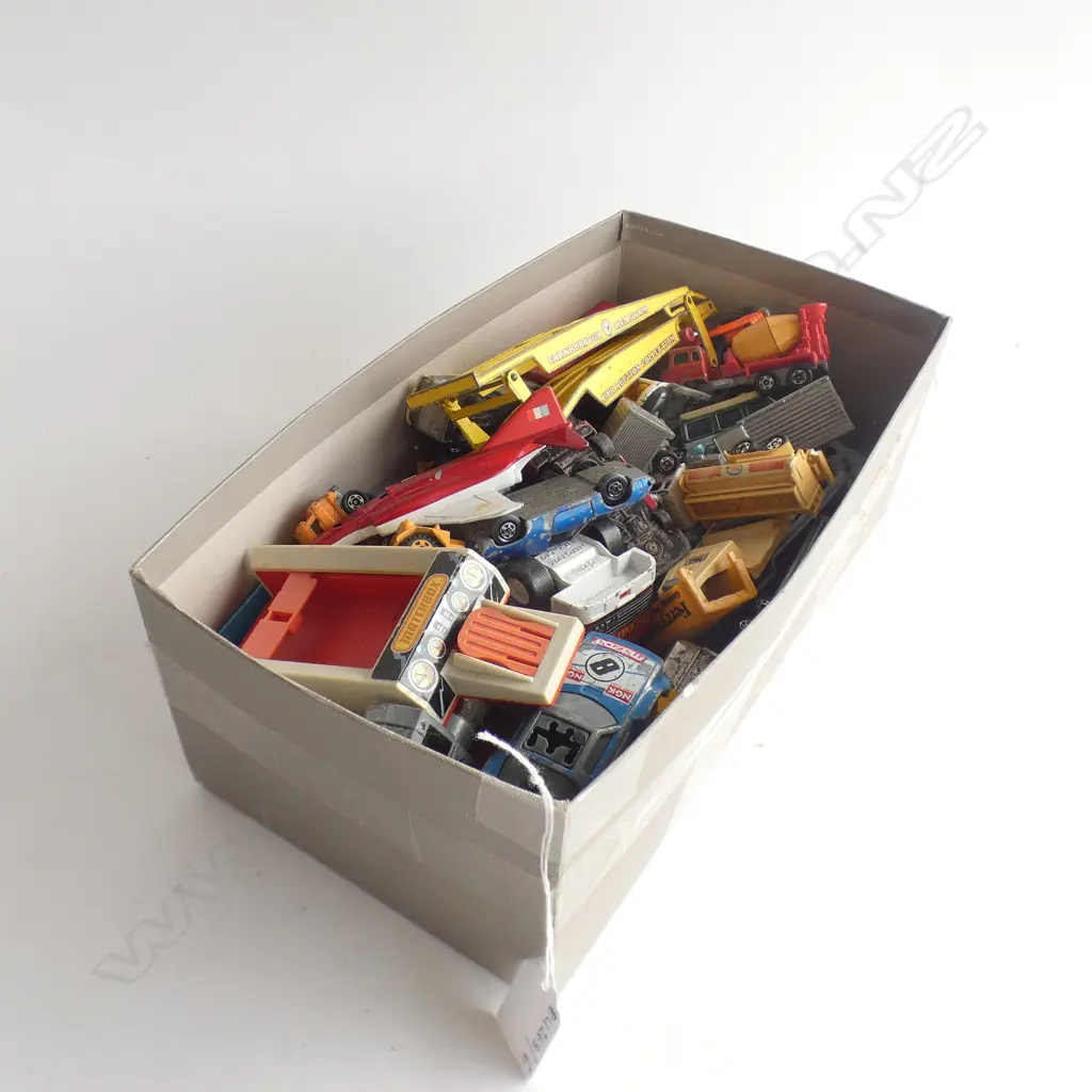 BOX OF MATCHBOX TOYS Image 1++