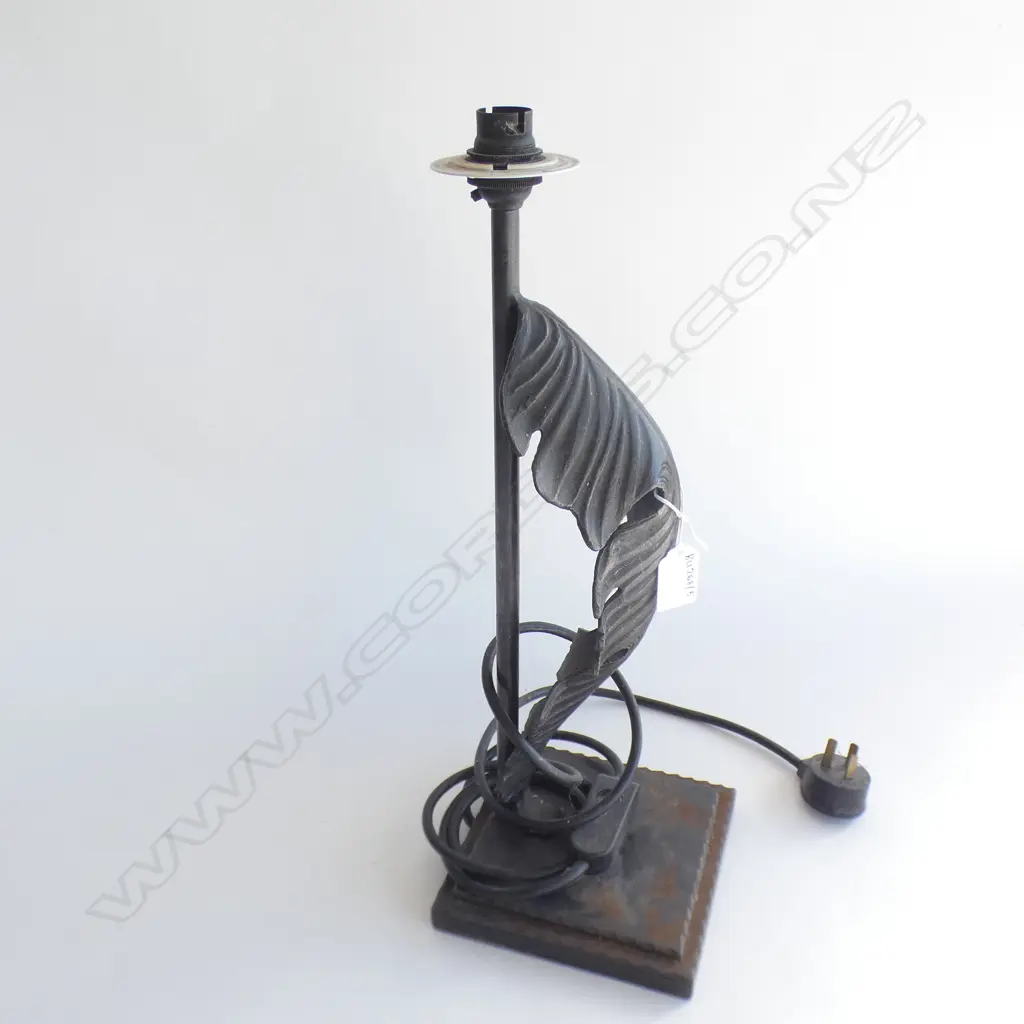 BRONZE STYLISED ACANTHUS LEAF TABLE LAMP (NO SHADE) H.420mm Image 1++