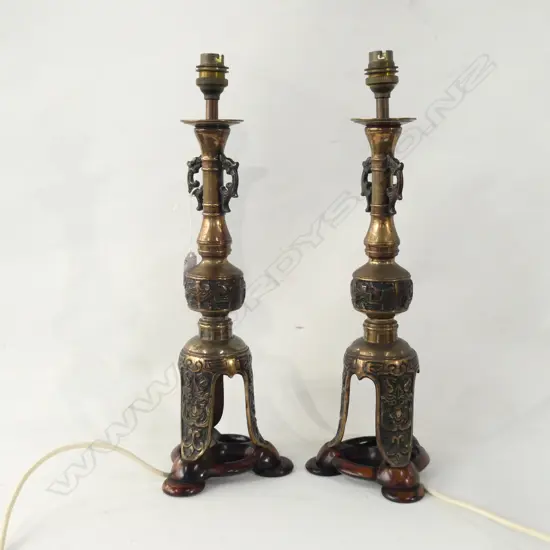 PR ORIENTAL BRONZED TABLE LAMPS WITH WOODEN BASES H 440MM