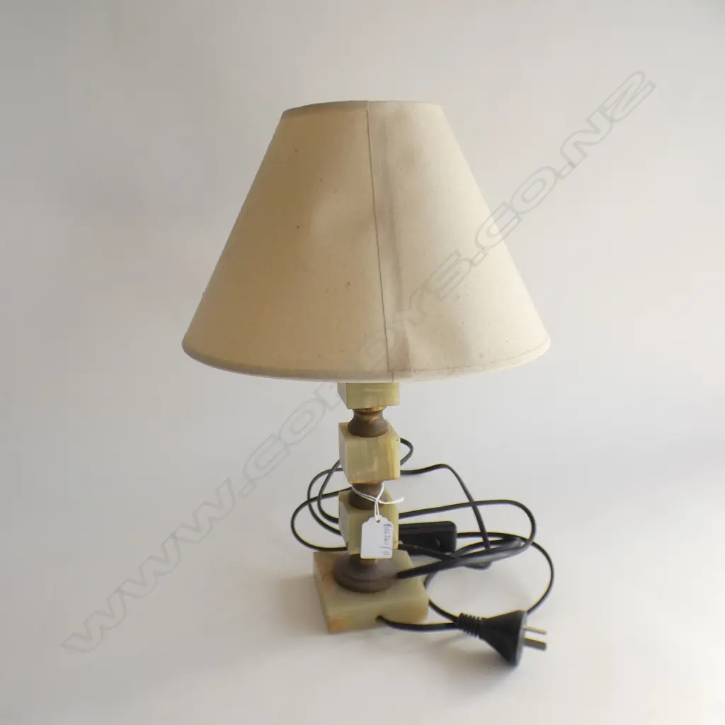 LAMP; BRASS & ONYX CUBES H.370mm Image 1++