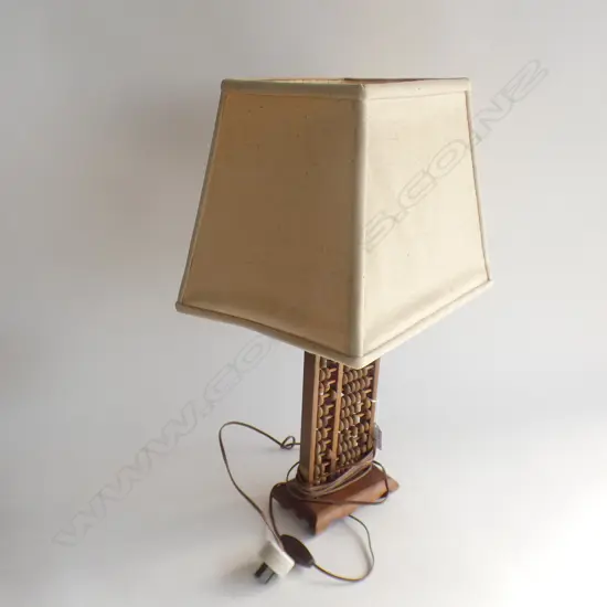 LAMP w. ABACUS AS BASE H.500mm