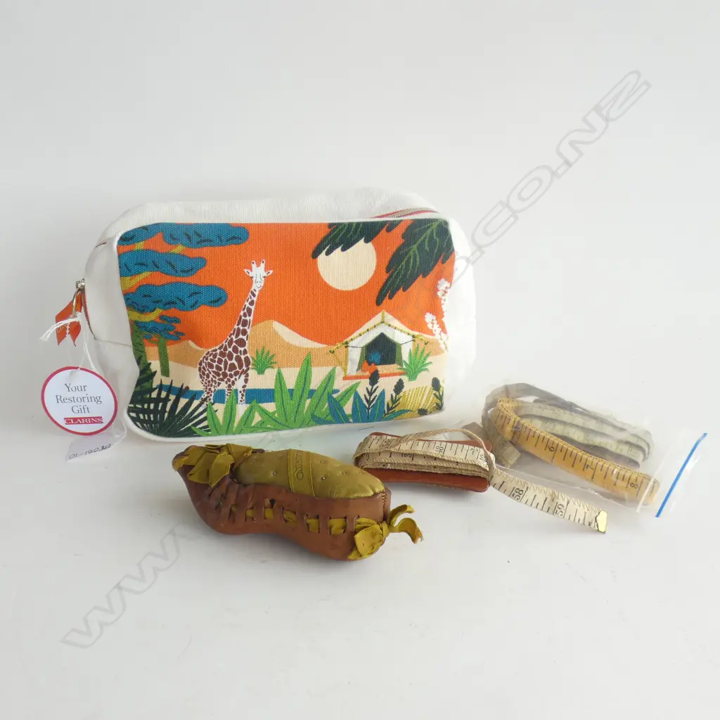 SM BAG VINTAGE SWEING ITEMS; TAPE MEASURES, LEATHER BOUND SHOE PIN CUSHION Image 1++