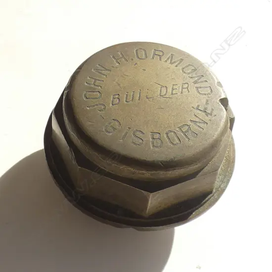 OLD 'JOHN H ORMOND BUILDER GISBORNE' HEAVY BRASS PETROL CAP