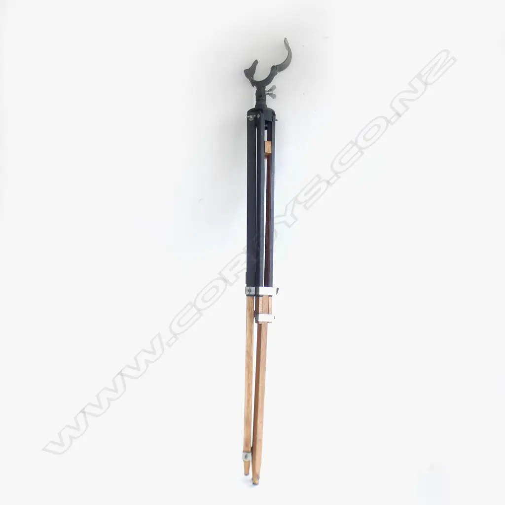 TELESCOPE TRIPOD WITH ADJUSTABLE LEGS - CIRCULAR MOUNT FOR TELESCOPE Image 1++
