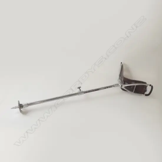 SHOOTING STICK