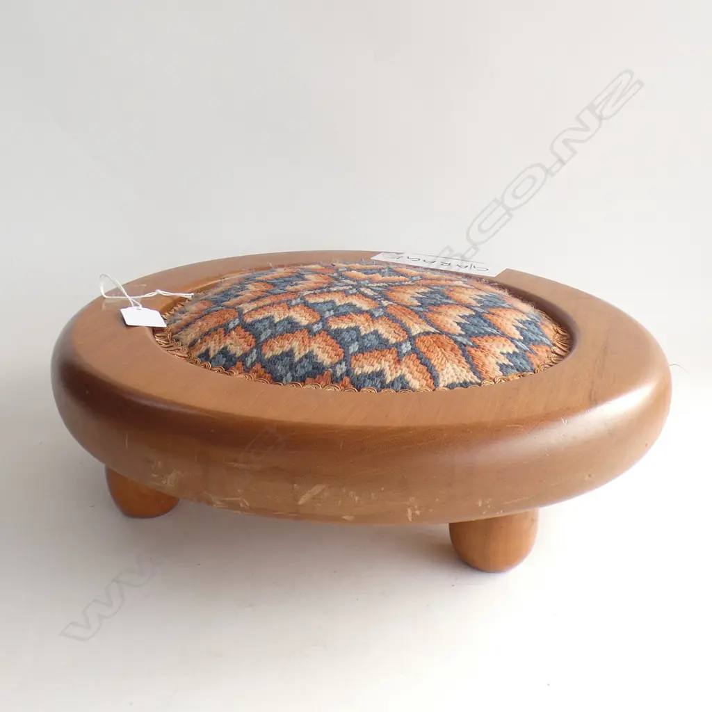 FLAME STITCHED FOOTREST 390mm dia Image 1++