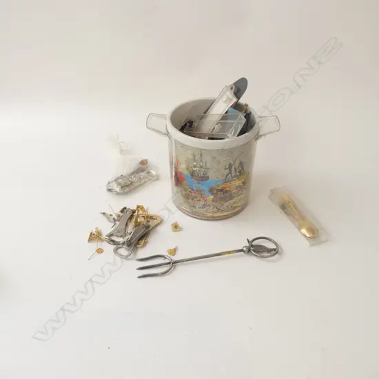 AUSTRALIANA THEME ICE BUCKET FULL OF ASST AUSTRALIAN SOUVENIR BOTTLE OPENERS ETC..