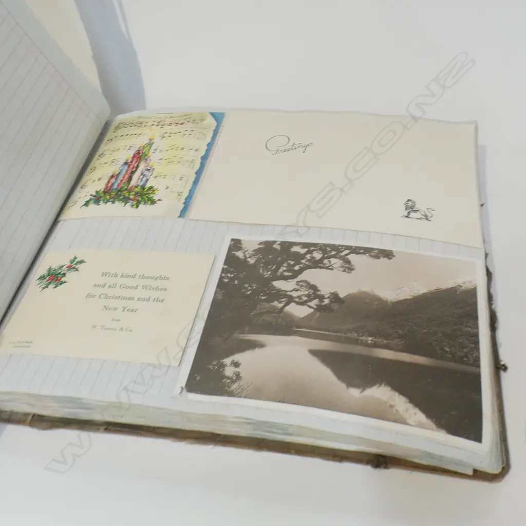 LARGE ALBUM OF VINTAGE CHRISTMAS CARDS  Image 1++