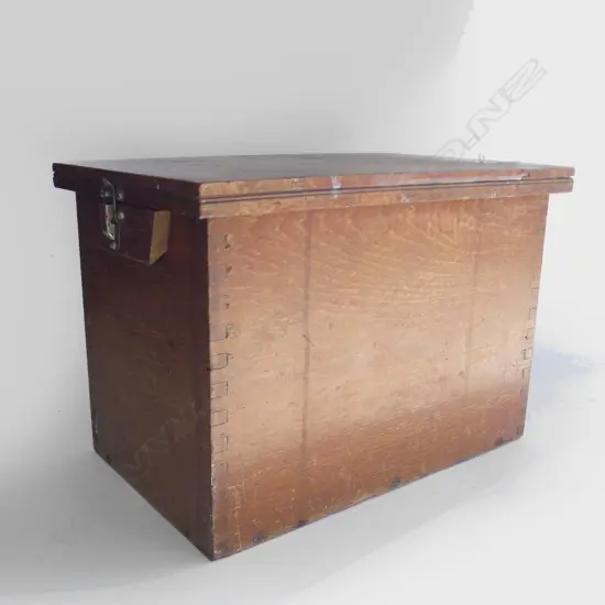 MAHOGANY SIGN WRITER'S LIDDED TOOL BOX