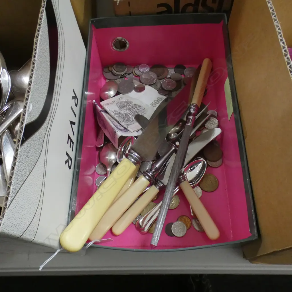 BOX LOT ASST. COINS & CUTLERY Image 1++