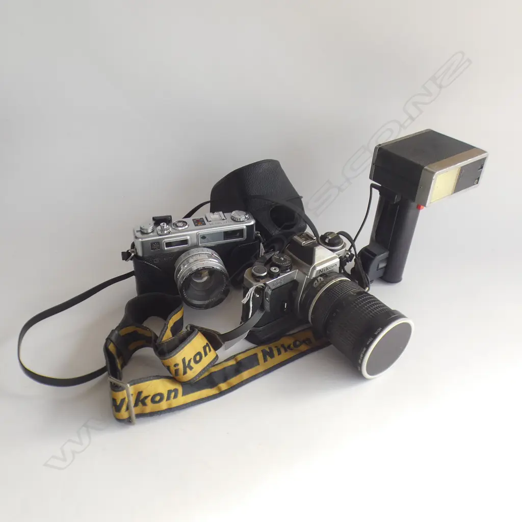 YASHICA ELECTRO 35 CAMERA + NIKON FE2 w. FLASH  Image 1++