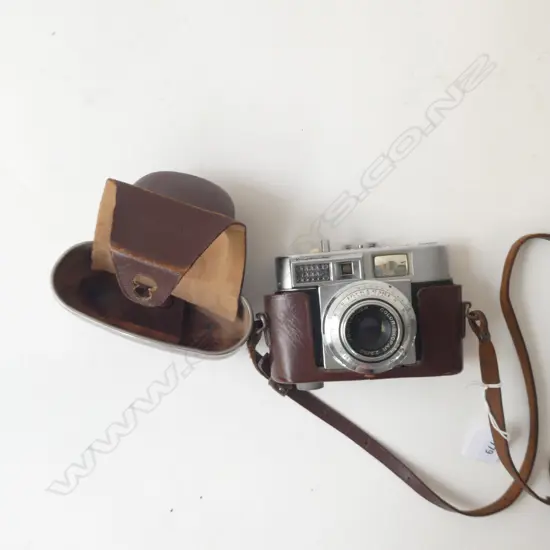 VINTAGE VITOMATIC 11 CAMERA IN CASE 