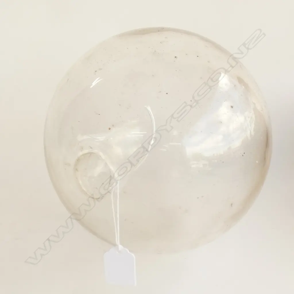 VINTAGE GLASS FISHING FLOAT 200mm dia Image 1++