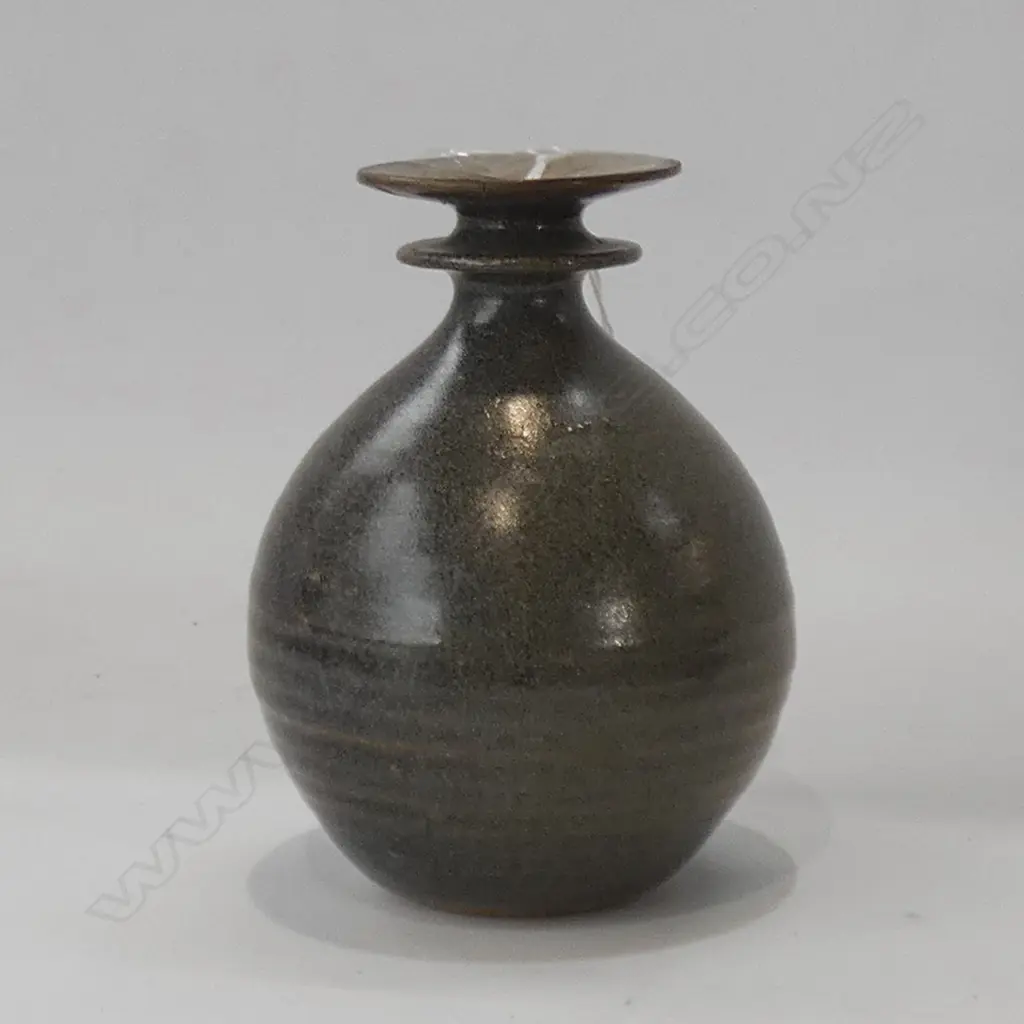 STUDIO POTTERY VASE RINGED NECK H 120 MM UNKNOWN INCISED MARK A/F Image 1++