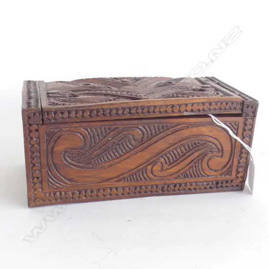 CARVED WOODEN MAORI BOX L.205mm