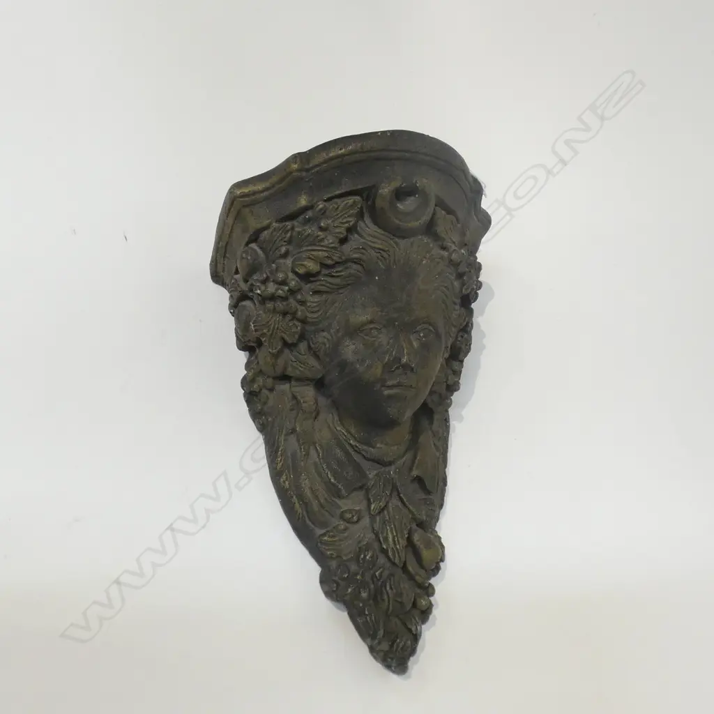 VINTAGE MAIDEN HEAD CONCRETE CORBEL H.270mm Image 1++