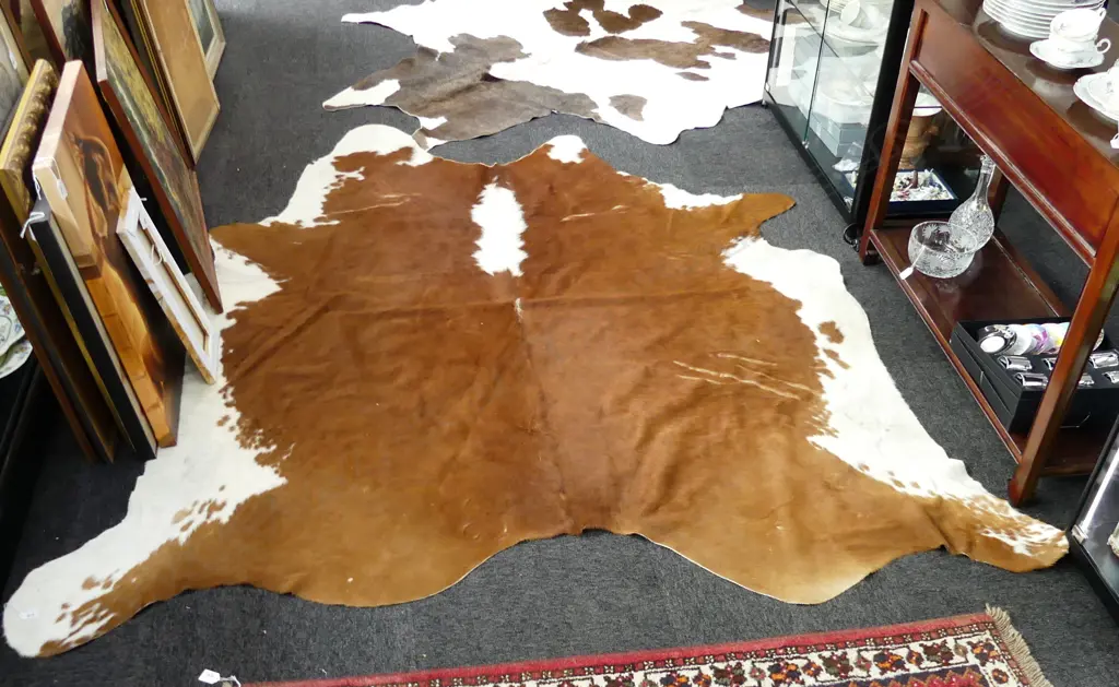 DARK BROWN & WHITE COWHIDE RUG H.2250mm W.2280mm Image 1++