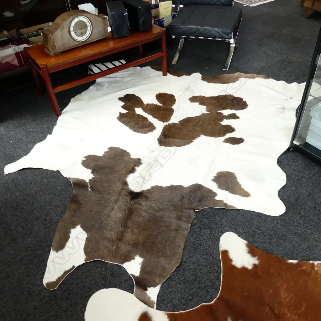 LARGE COWHIDE RUG Image 1++