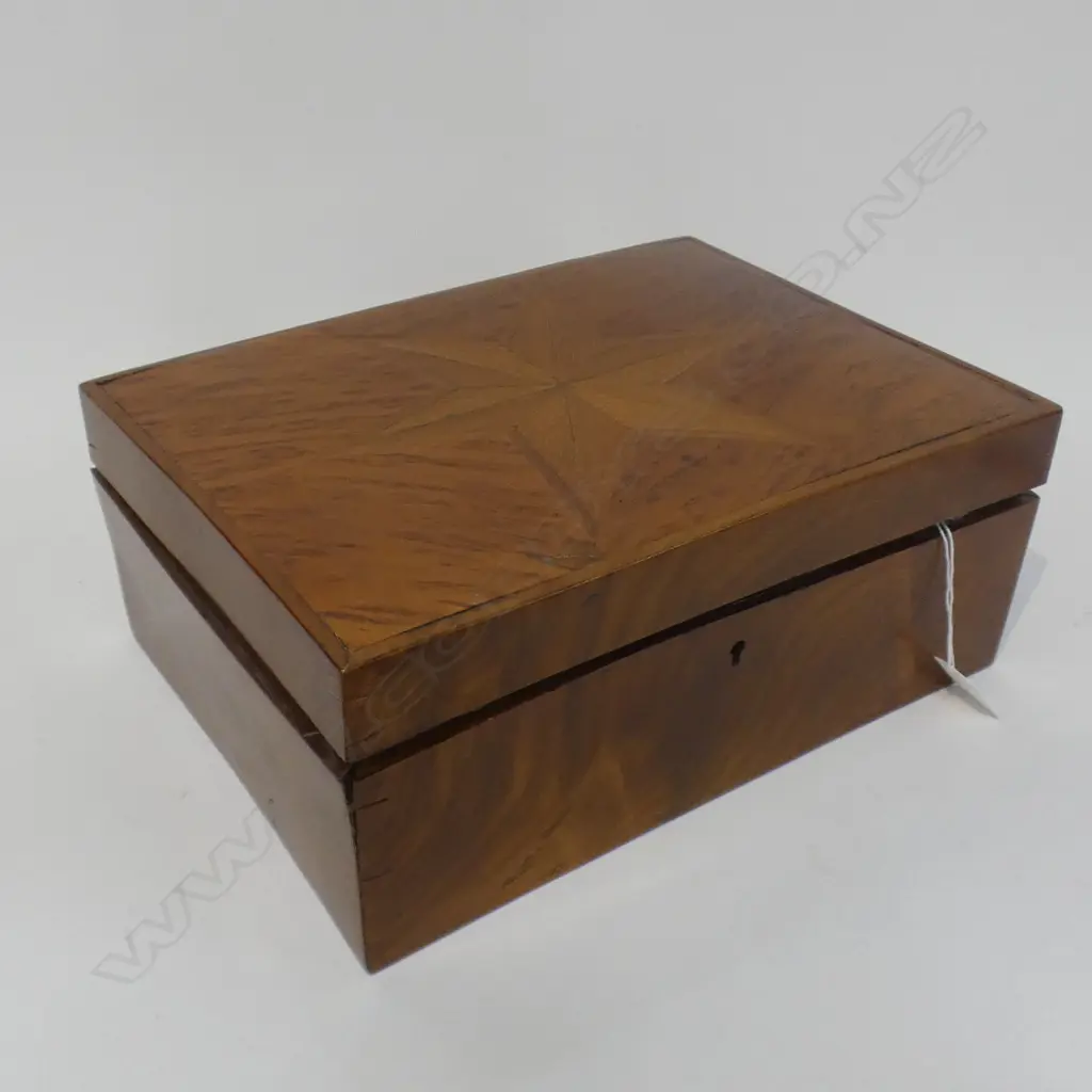 COLONIAL NATIVE NZ TIMBER INLAID BOX, MOTTLE KAURI ETC 290 X 220 X 125MM Image 1++