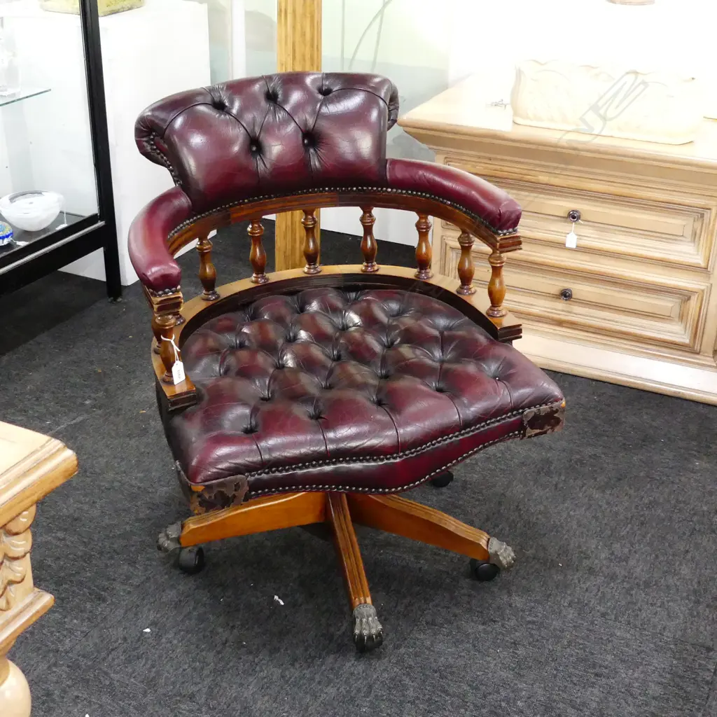 LEATHER CAPTAINS CHAIR Image 1++