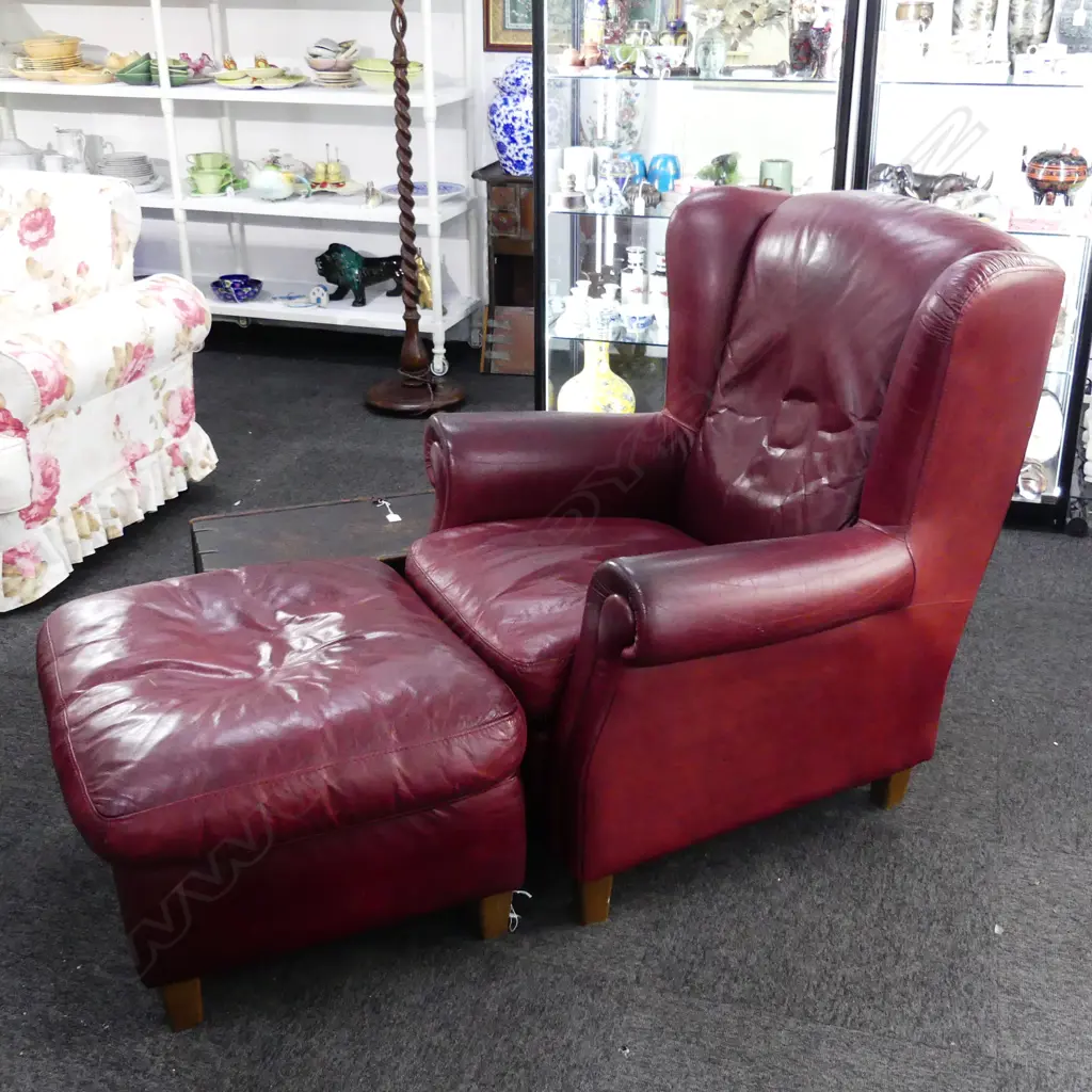NATUZZI LEATHER CHAIR & OTTOMAN Image 1++