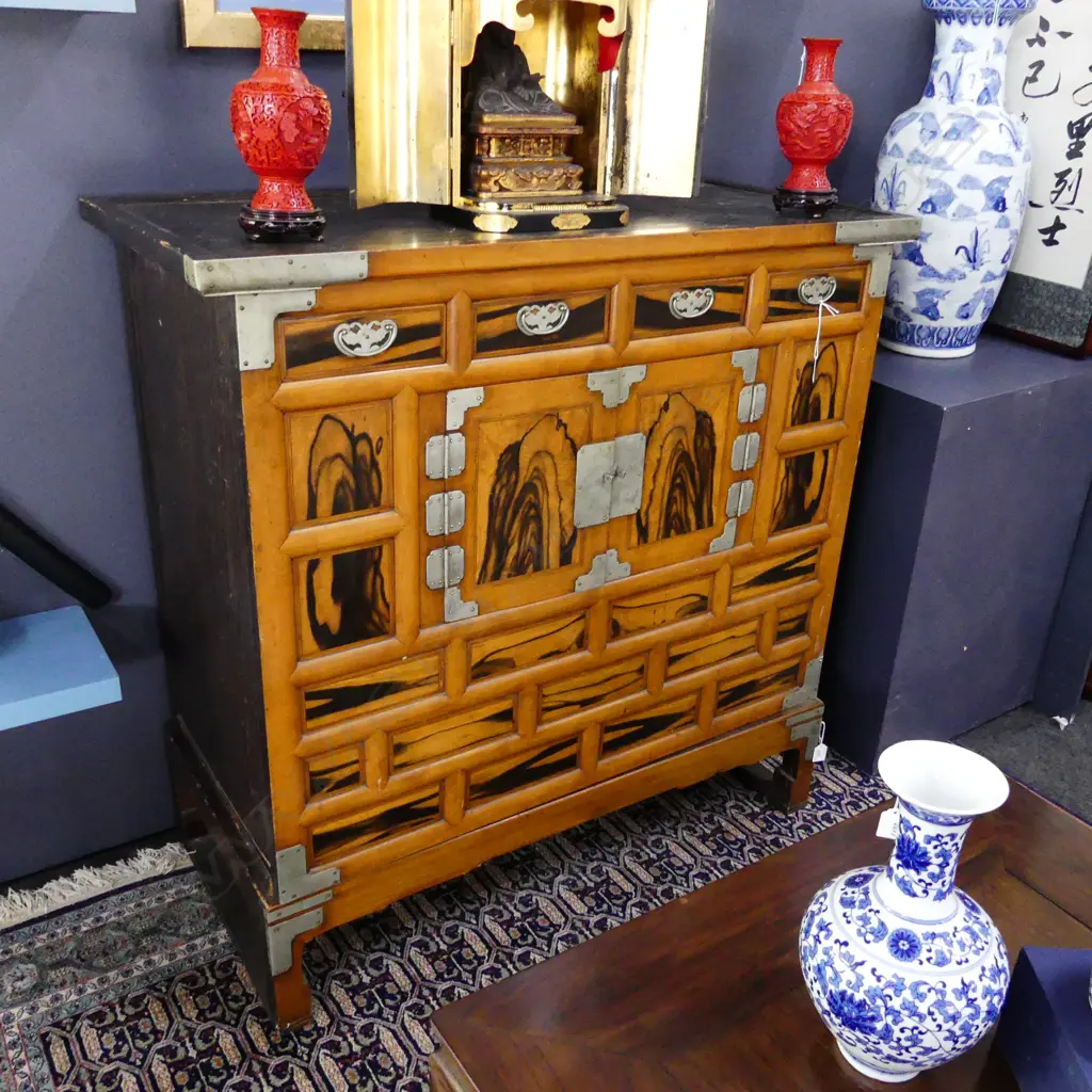 LARGE VINTAGE ORIENTAL CHEST ON STAND 1070x490x1055mm Image 1++