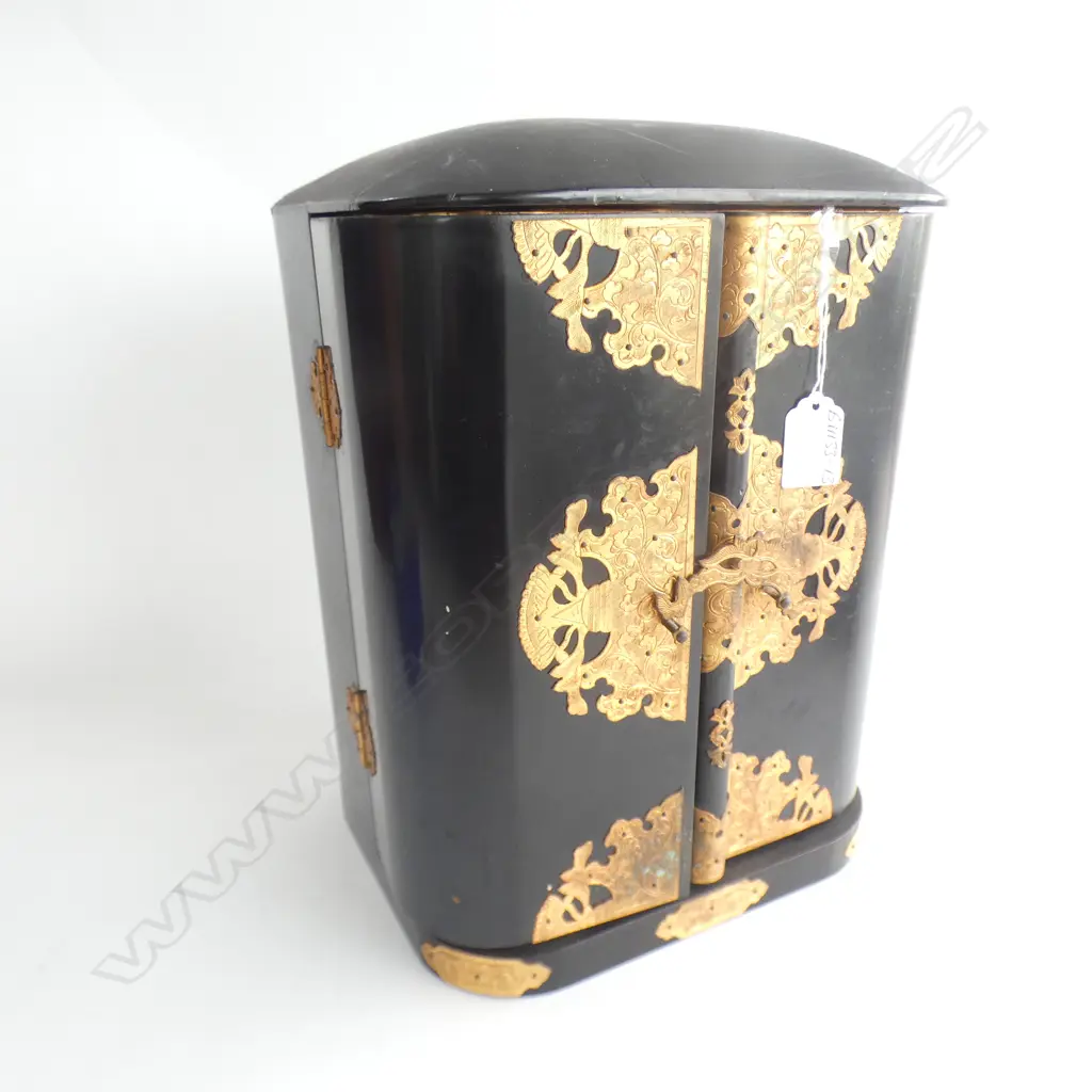 19THC JAPANESE HOUSE SHRINE CABINET black lacquer & gilded enclosing buddha H.320mm Image 1++